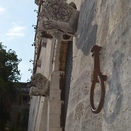 Archi Di Borgolungo Bed & Breakfast